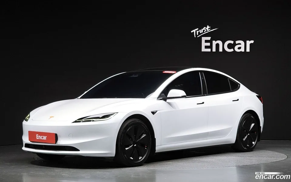 Tesla Model 3 2024