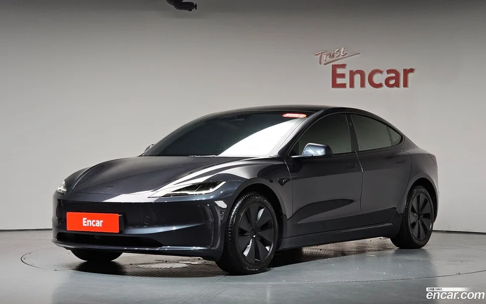 Tesla Model 3 2025