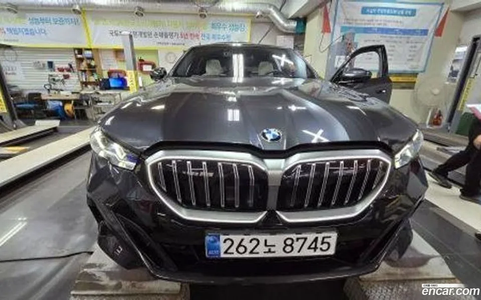 BMW 5 Series 2025
