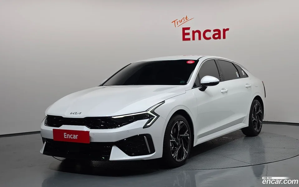 Kia K5 Hybrid 2025