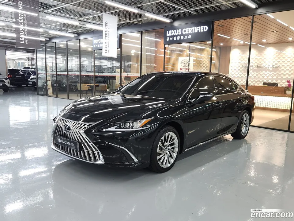 Lexus ES 300h 2026