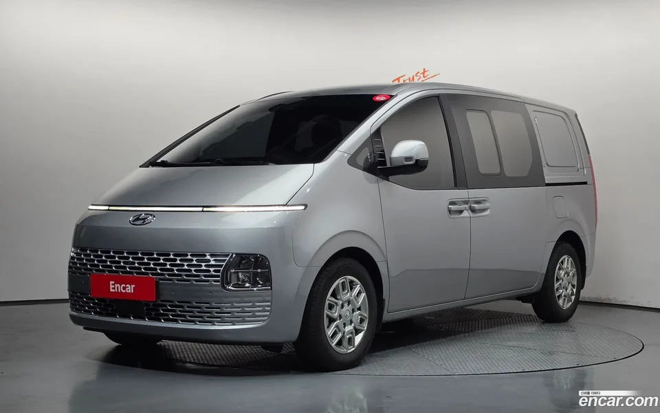 Hyundai Staria 2023