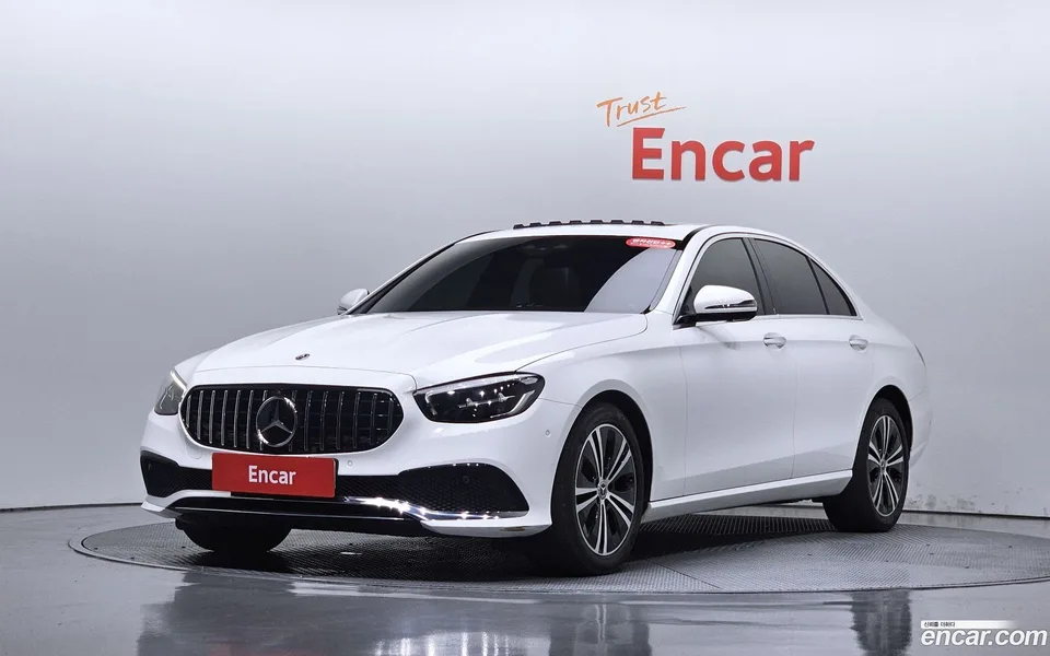 Mercedes-Benz E-Class 2022