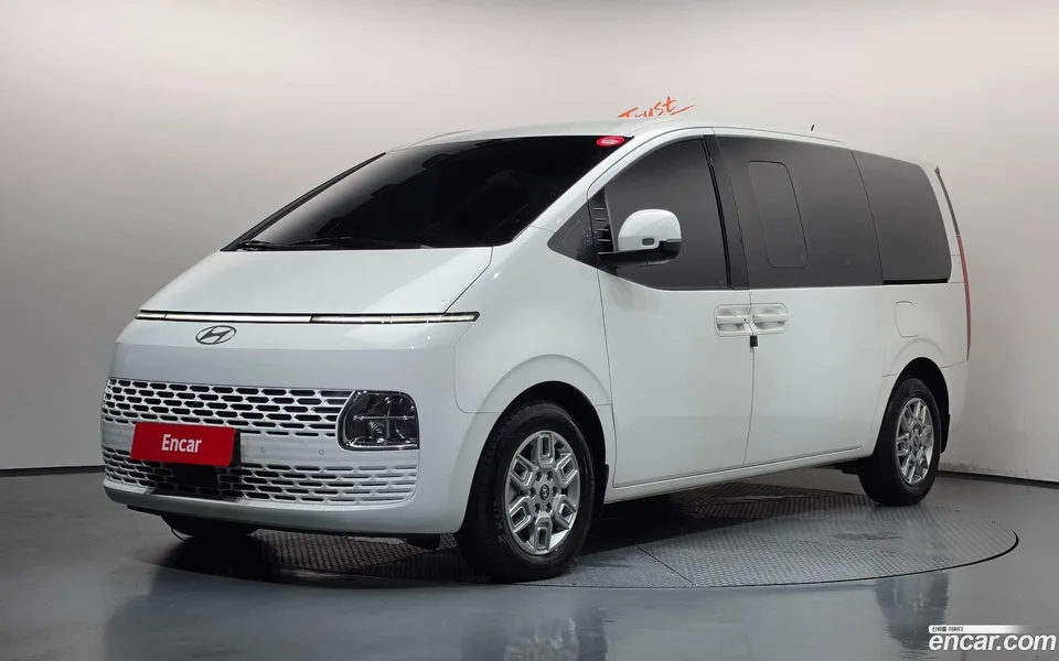 Hyundai Staria 2025