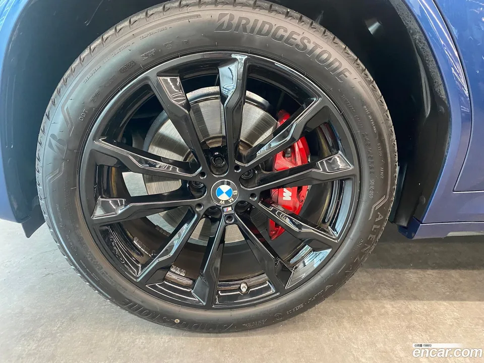 BMW X4 xDrive20i M 2025 — миниатюра 2