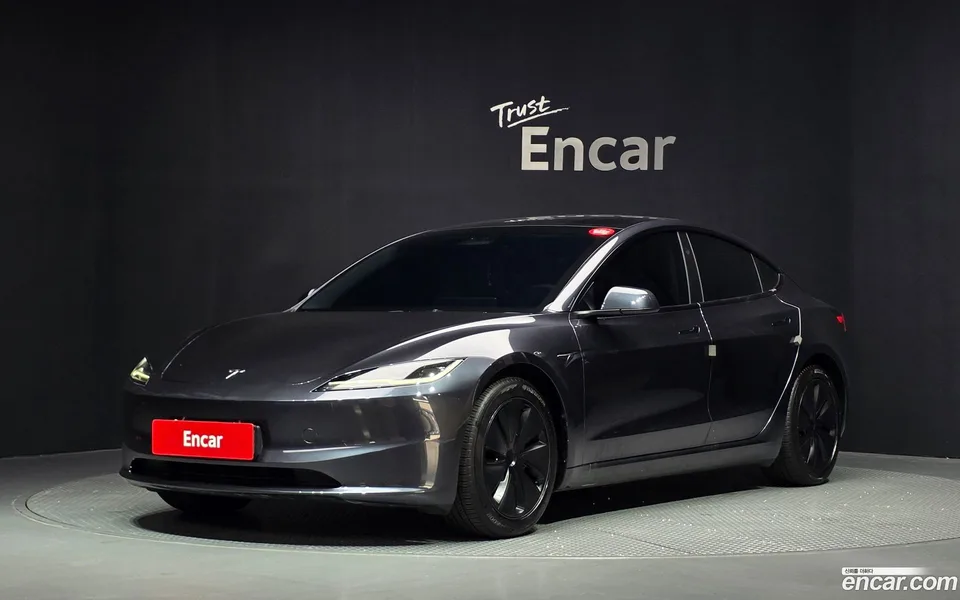 Tesla Model 3 2024