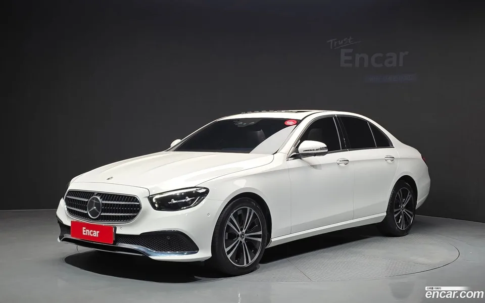 Mercedes-Benz E-Class 2022