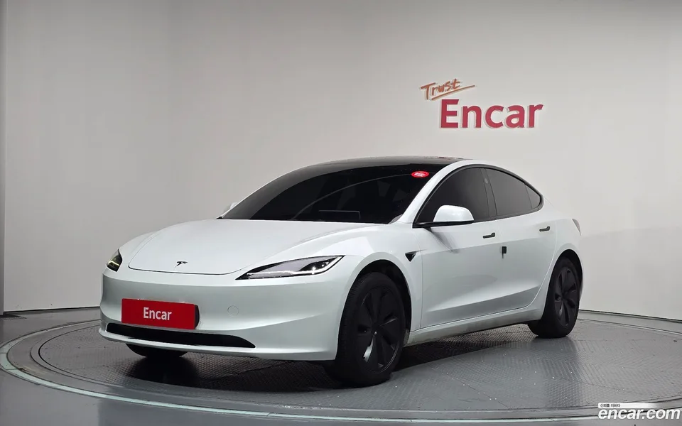 Tesla Model 3 2024