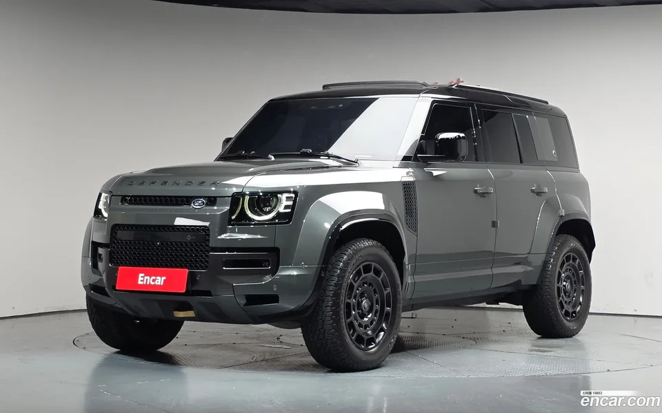 Land Rover Defender 2025