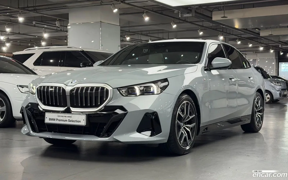 BMW 5 Series 2025