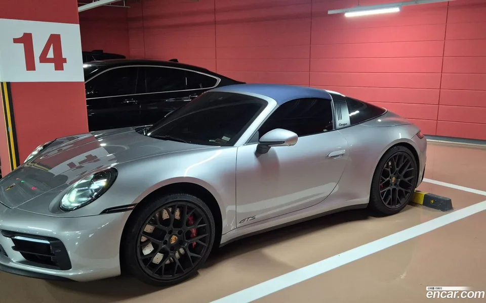 Porsche 911 (992) 2024