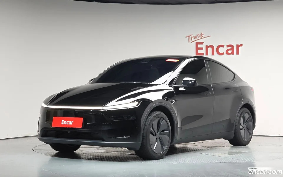 Tesla Model Y 2025
