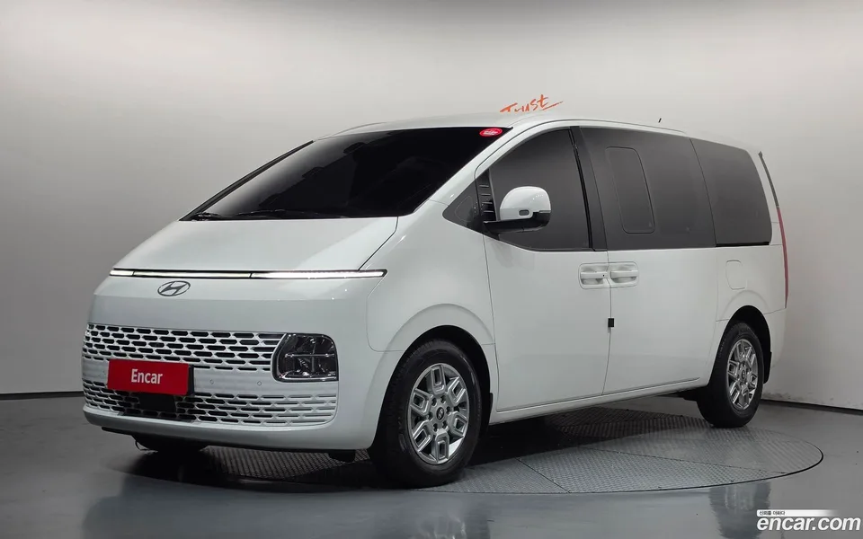 Hyundai Staria 2025