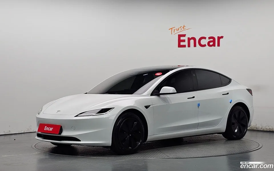 Tesla Model 3 2024