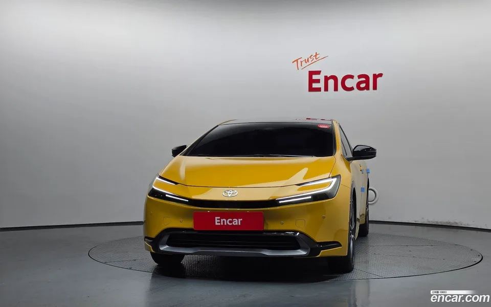 Toyota Prius 2.0 PHEV XSE 2026 — миниатюра 3