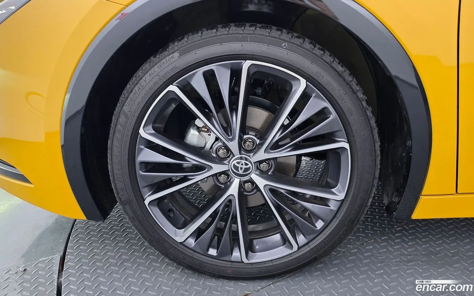 Toyota Prius 2.0 PHEV XSE 2026 — миниатюра 5