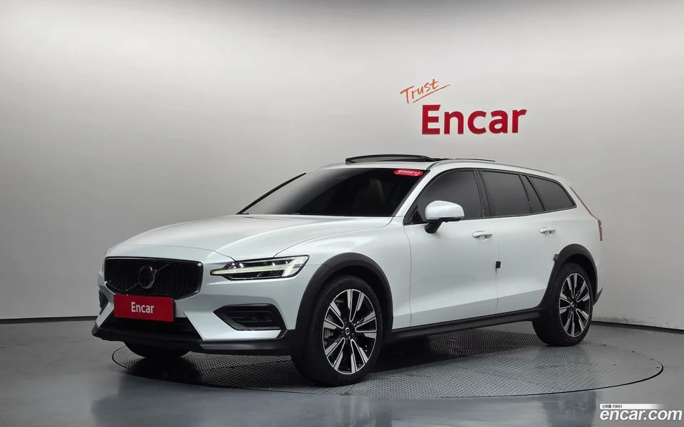 Volvo V60 Cross Country 2024