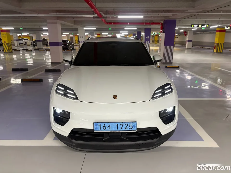 Porsche Macan Electric 2025