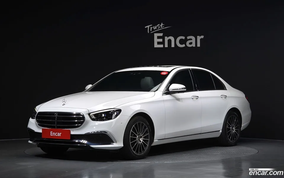 Mercedes-Benz E-Class 2022