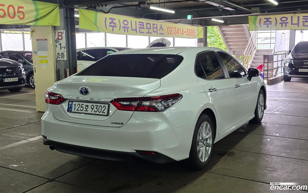 Toyota Camry 2024 — 4