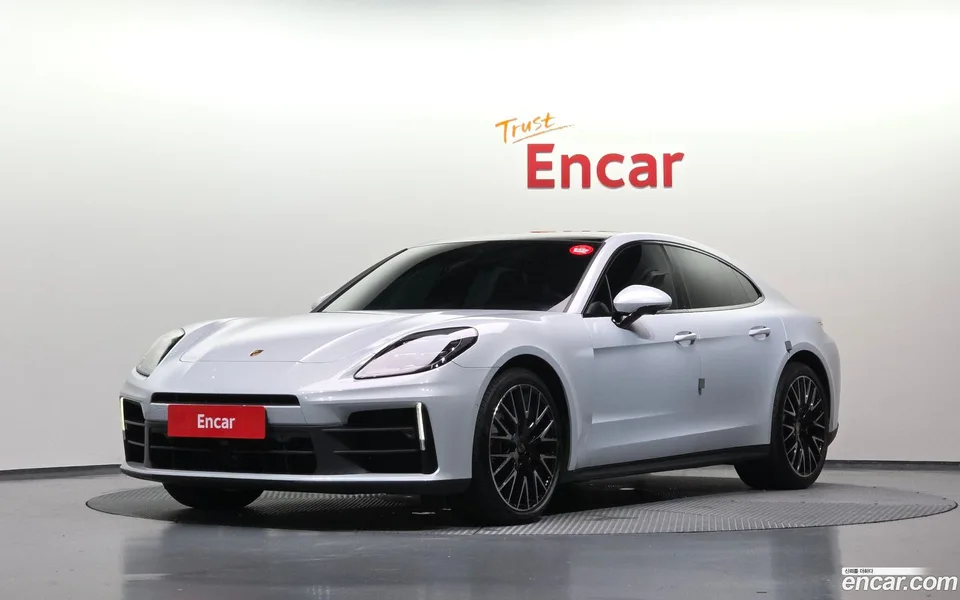 Porsche Panamera (976) 2025