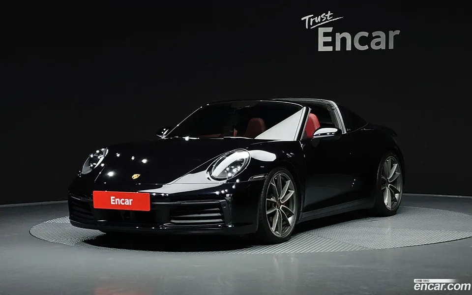 Porsche 911 (992) 2024