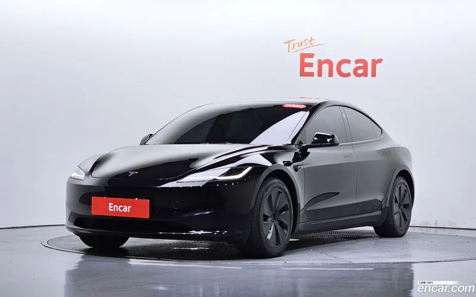 Tesla Model 3 2024