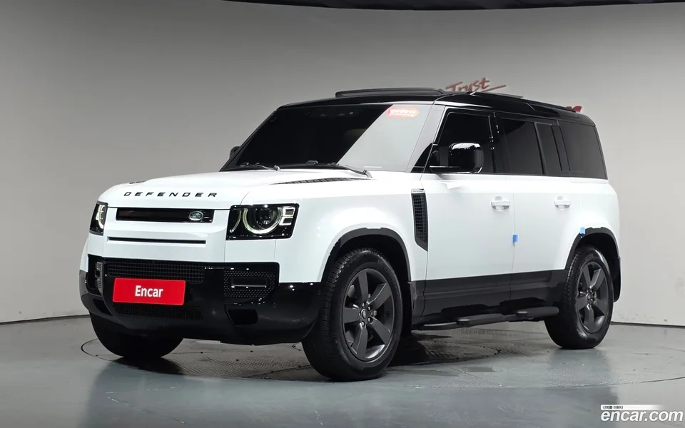 Land Rover Defender 2025