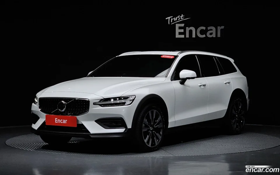 Volvo V60 Cross Country 2024