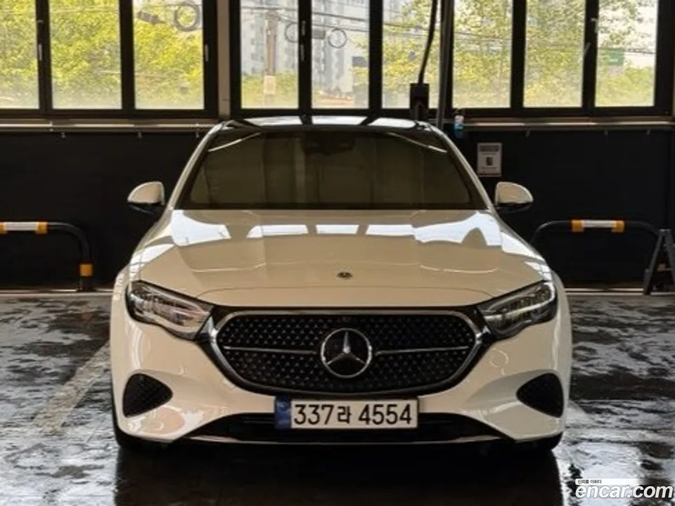 Mercedes-Benz E-Class 2024