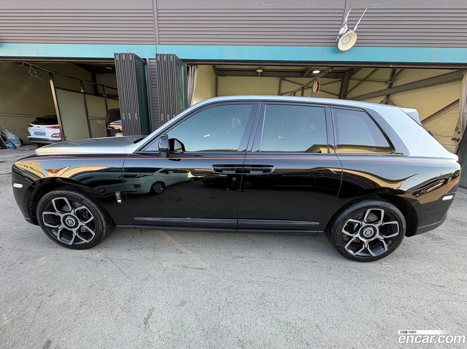 Rolls-Royce Cullinan 6.7 V12 2023 — миниатюра 4