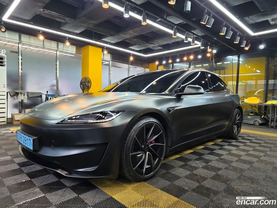 Tesla Model 3 2025