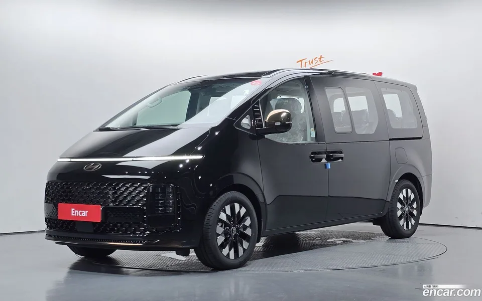 Hyundai Staria 2025