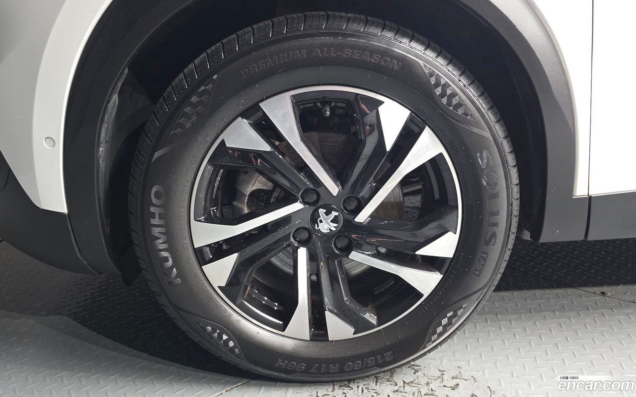Peugeot e-2008 2023 — 2