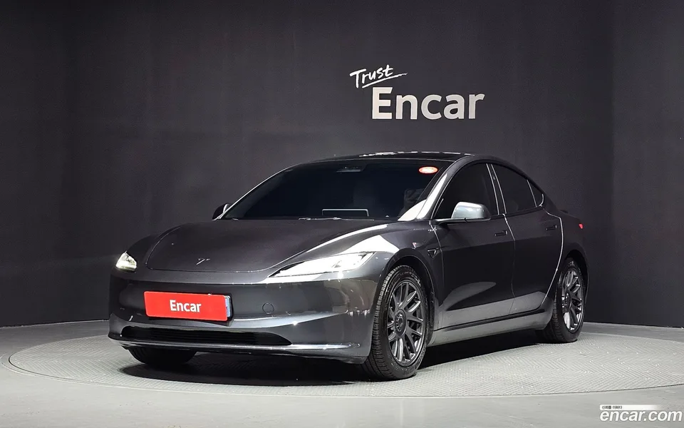 Tesla Model 3 2025