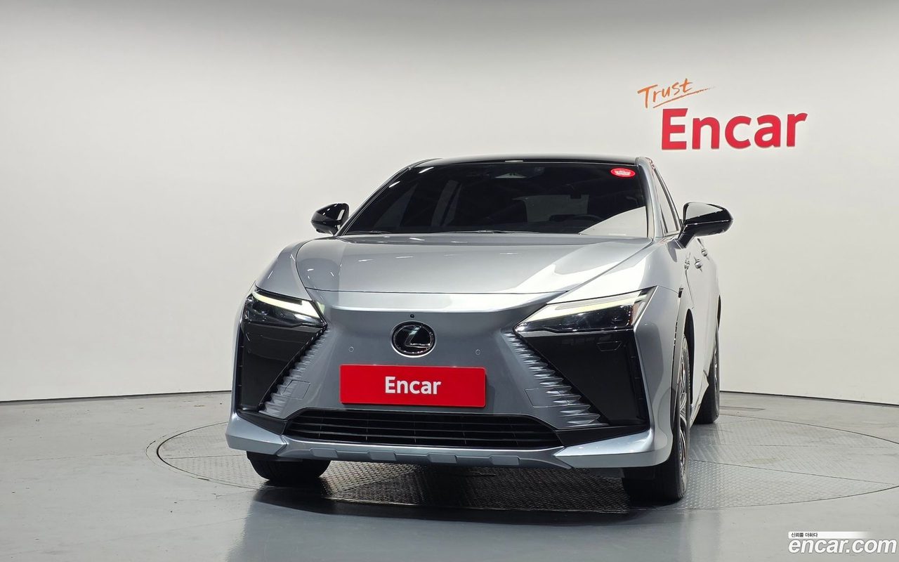 Lexus RZ 450e 2023 — 3