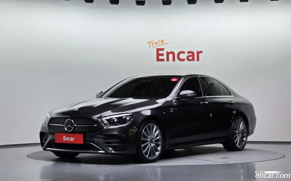 Mercedes-Benz E-Class 2022