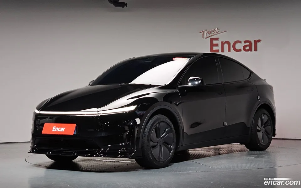 Tesla Model Y 2025