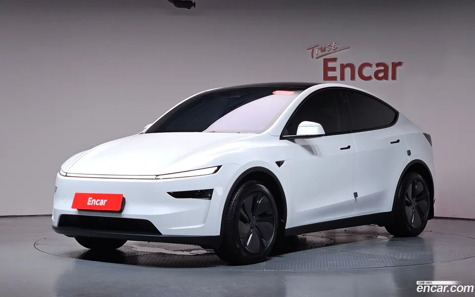 Tesla Model Y 2025