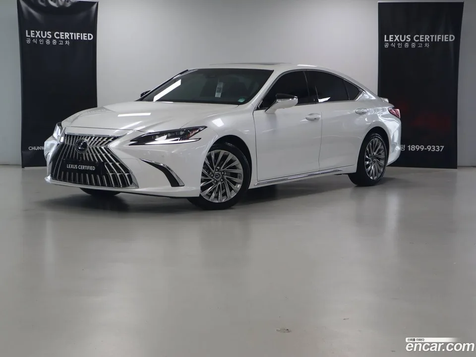 Lexus ES 300h 2025