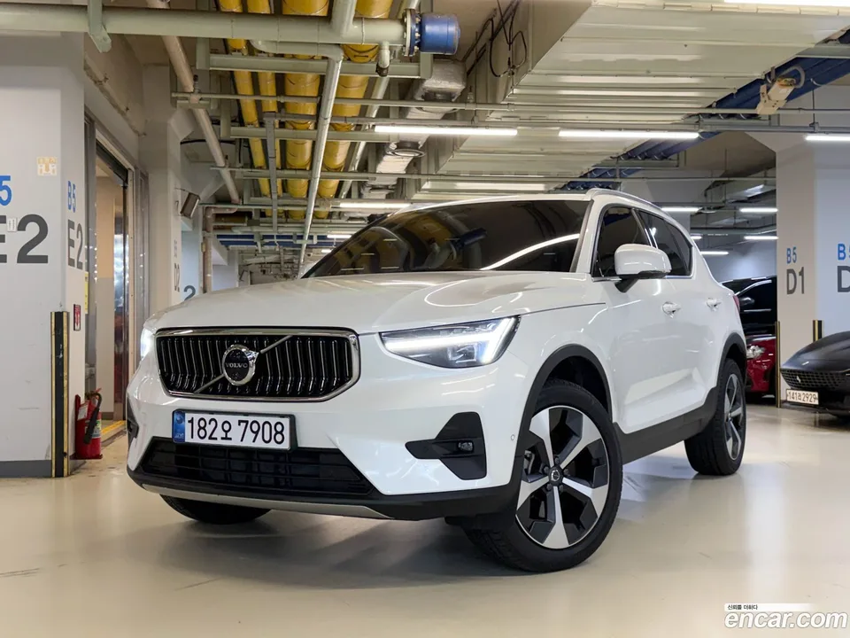 Volvo XC40 2024