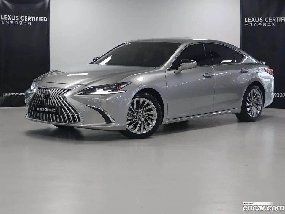 Lexus ES 300h 2025