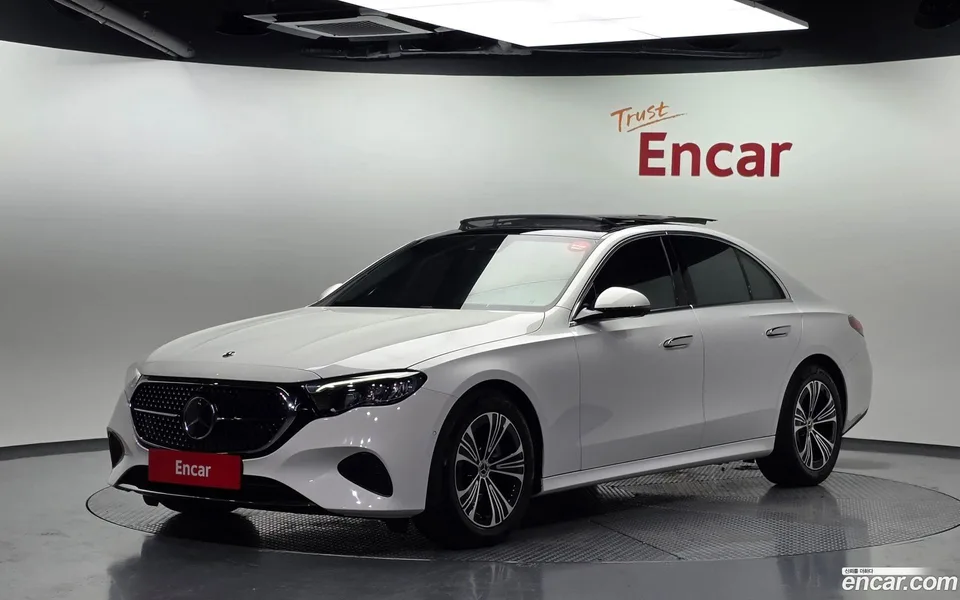 Mercedes-Benz E-Class 2024