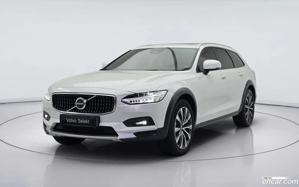 Volvo V90 Cross Country 2025