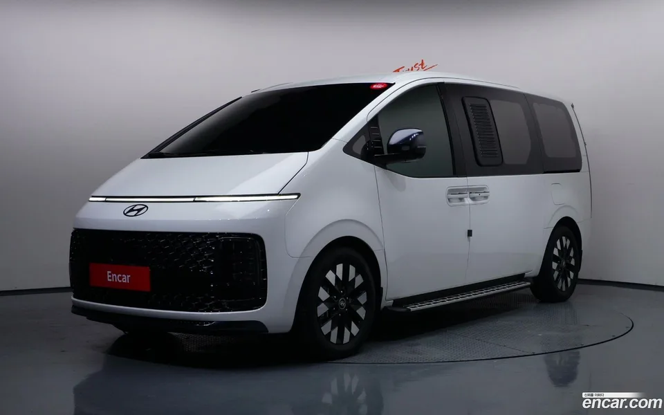 Hyundai Staria 2025