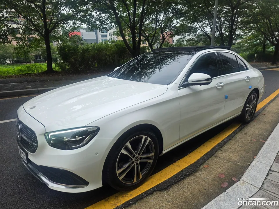 Mercedes-Benz E-Class 2023