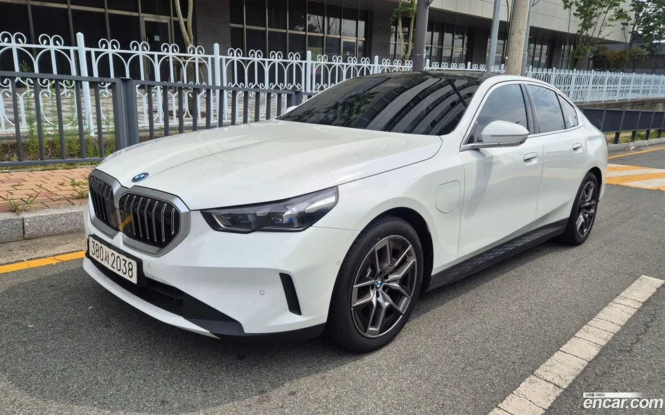 BMW 5 Series 2025