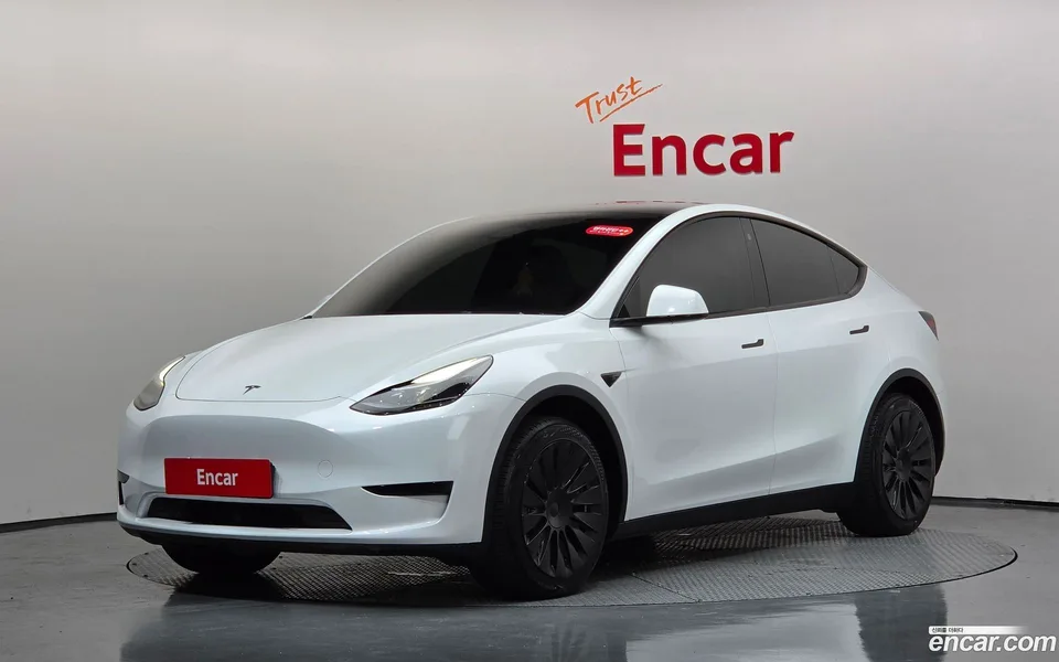Tesla Model Y 2024
