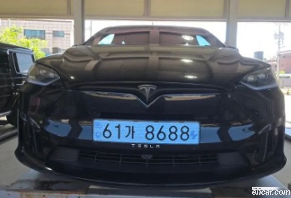 Tesla Model X 2025