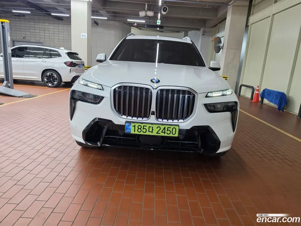 BMW X7 2025